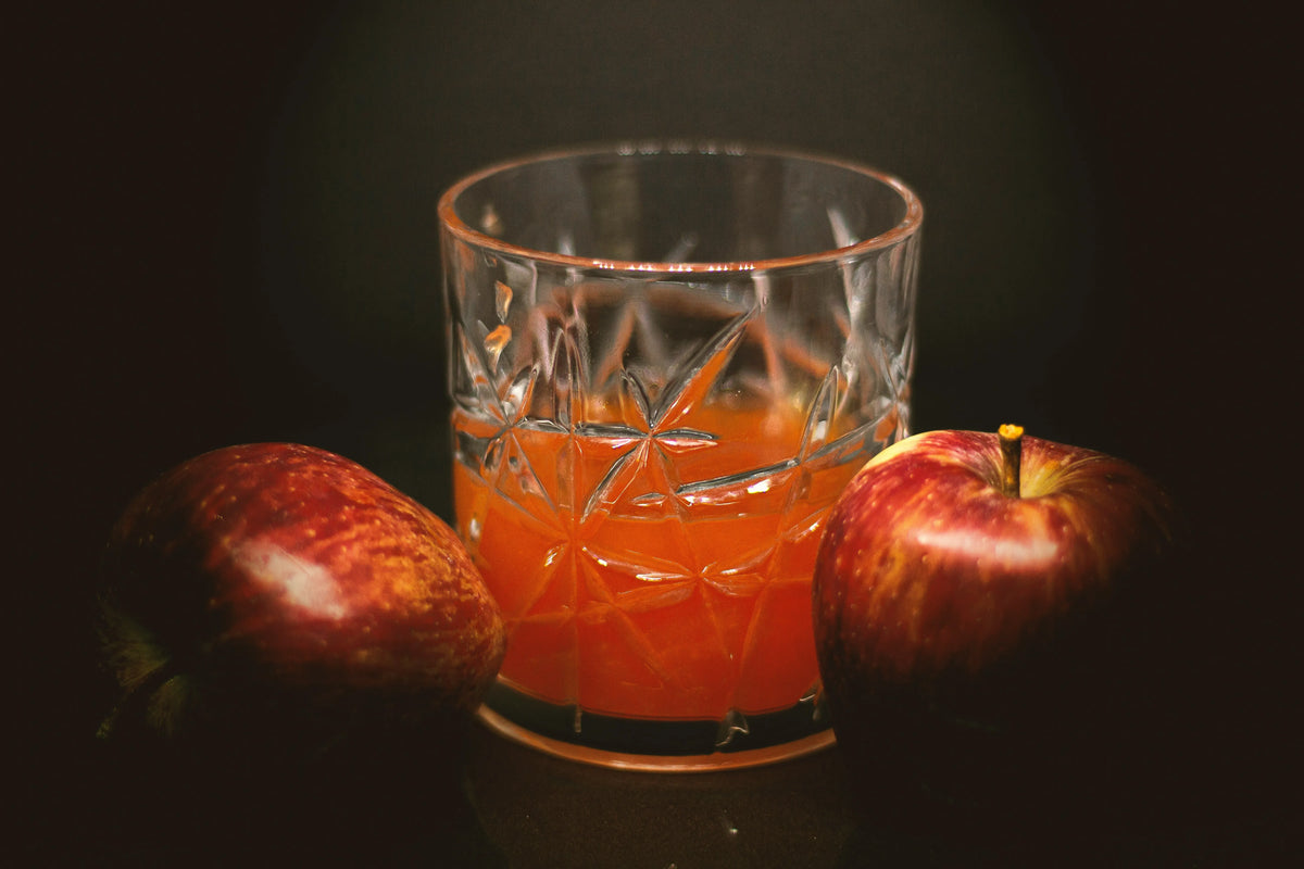 apple cider vinegar in a glass